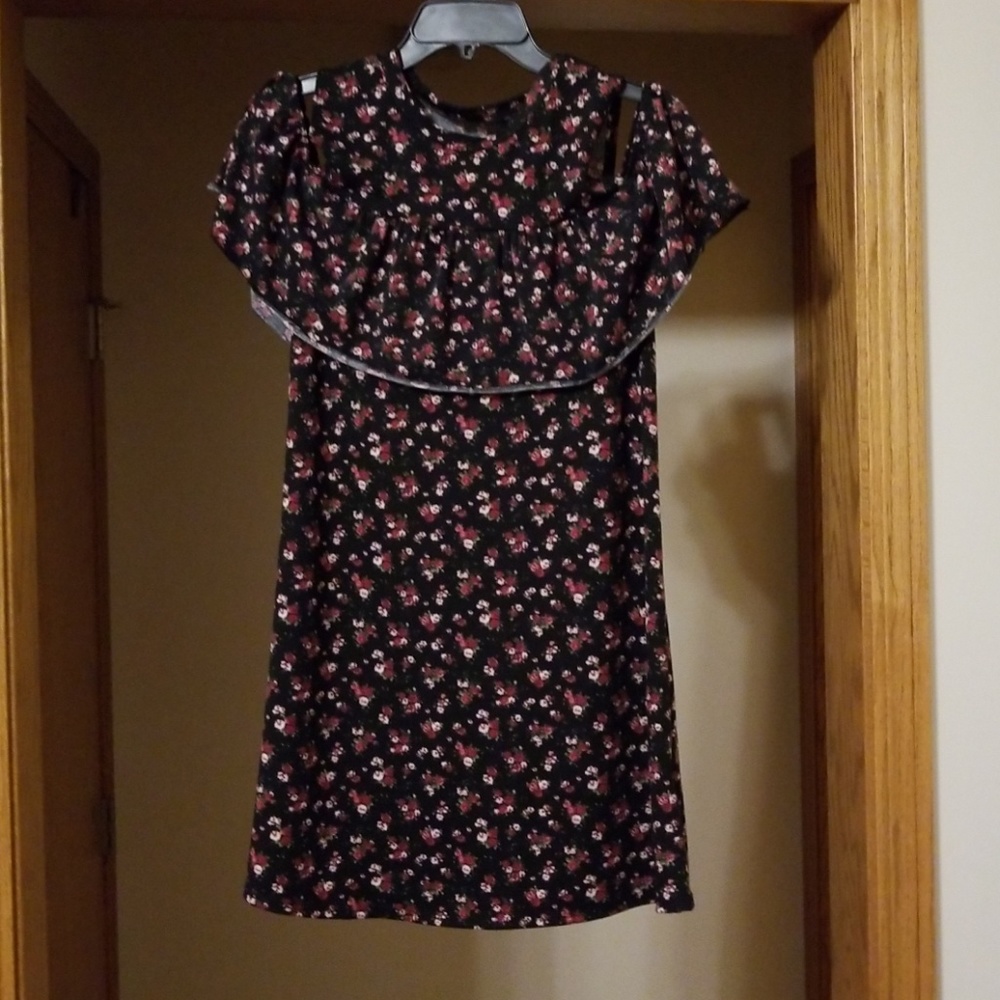 NWT Cold Shoulder Black Flower Print Dress Size S